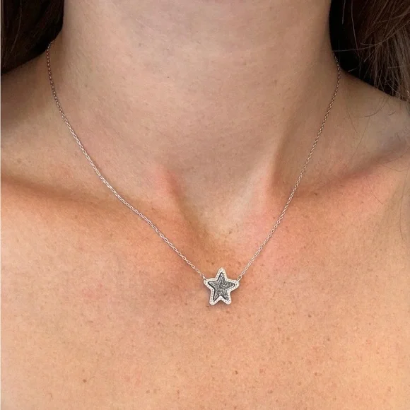 Kendra Scott Jae Star Short Pendant Necklace